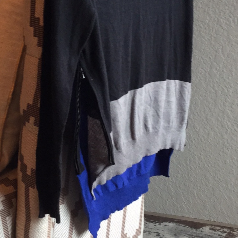 Colorblock Sweater - Picture 3 of 6